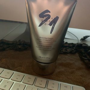 Monat studio one blowout cream